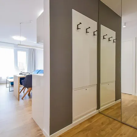 Como, Private Parking Free *