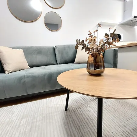 Como, Private Parking Free * Košice