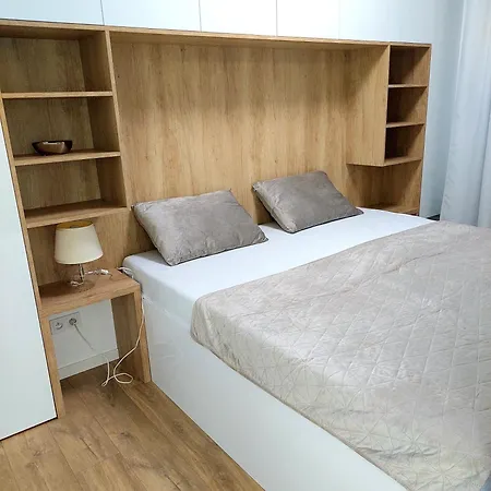 Como, Private Parking Free Apartment Košice